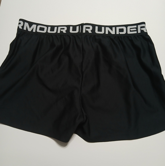 Under Armour Black Athletic‎ Shorts with Lightweight Performance Material - Picture 6 of 8